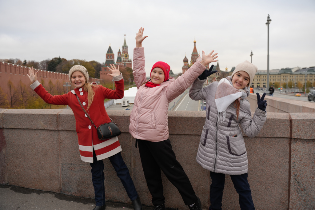 Веселые девчонки