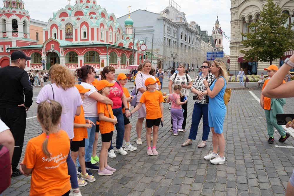 Экскурсия у школьников на конкурсе